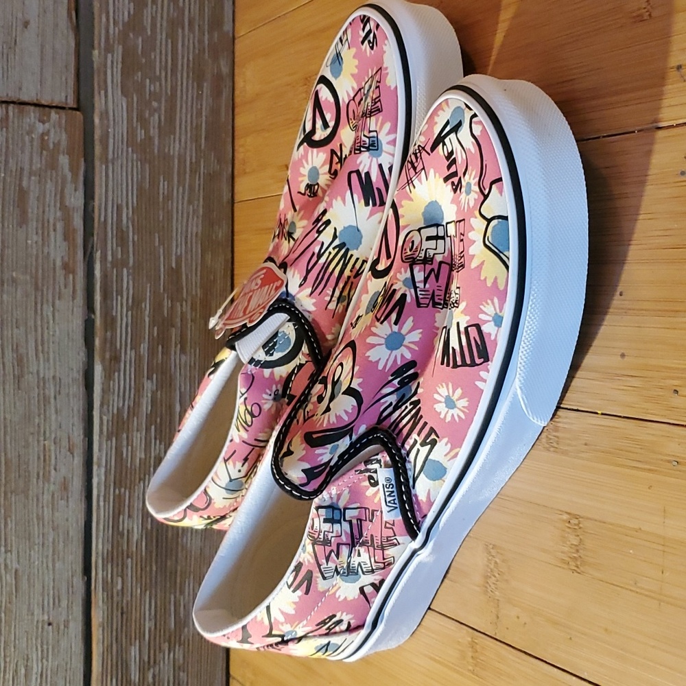 Vans Off the wall Sneakers Pink Black Yellow Size 8 mens Size 9.5 Womans NWT/Box